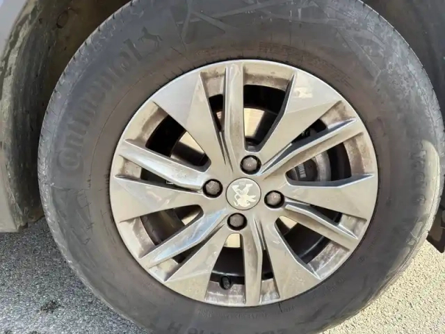 Peugeot 2008 puretech 100 s&amp;s bvm6 — photo 5