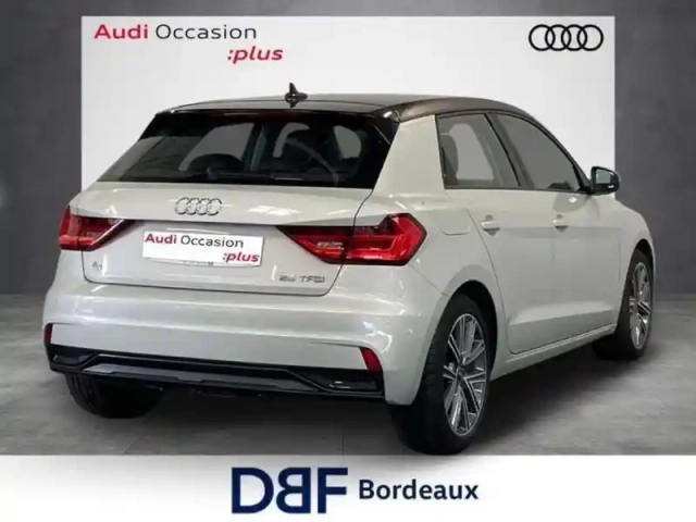 Audi A1 25 tfsi 95 ch s tronic 7 advanced — photo 5