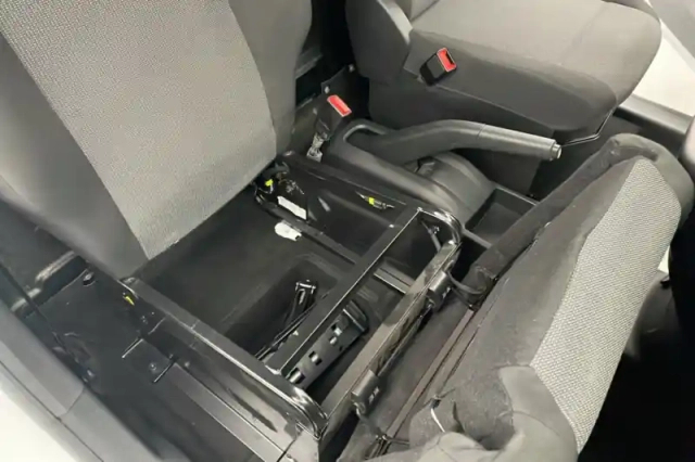 Peugeot Partner fourgon m 950 kg bluehdi 130 s&amp;s eat8 — photo 19