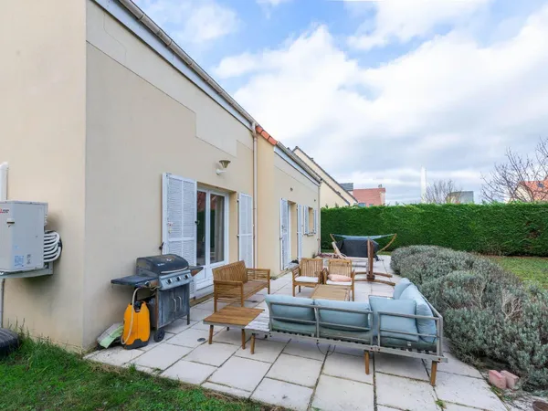 Maison contemporaine 7 pièces de 162 m
