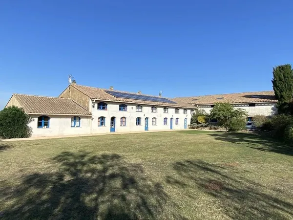 Maison 50 pièces 1800 m²