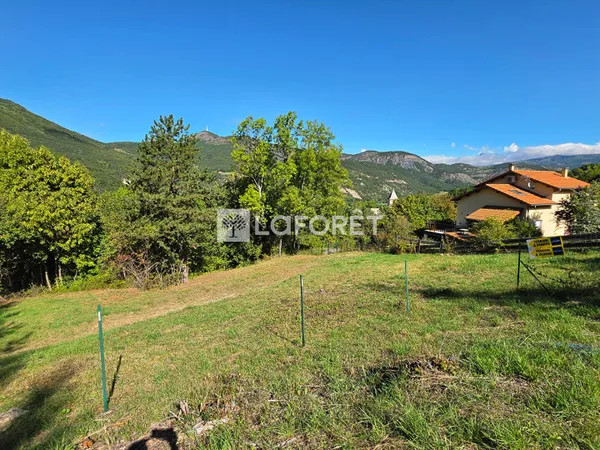 Terrain 686 m²