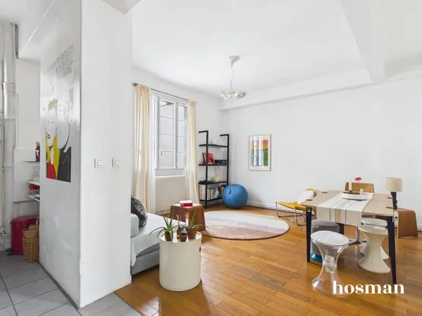 2 pièces - 50 m² - Traversant - Immeuble années 30 - Métro Belleville