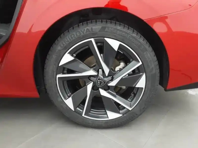 Peugeot 308 sw puretech 130ch s&amp;s eat8 — photo 5