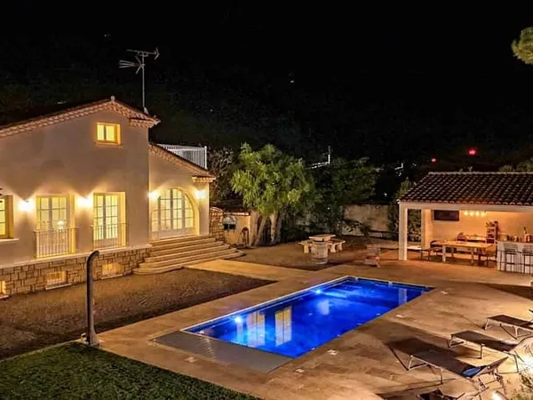 Villa 12 pièces 311 m²