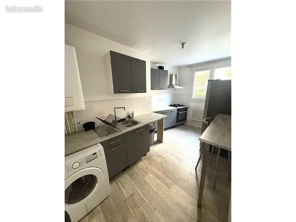 Appartement lumineux 50m2- résidence sécurisée à Clermont-Fd