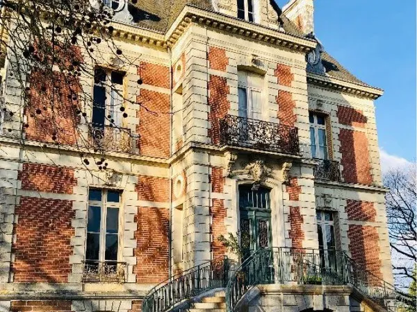 Chambre meublée au château à Janzé