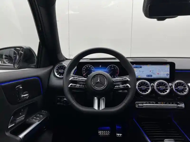 Mercedes Glb 200 d amg line — photo 20