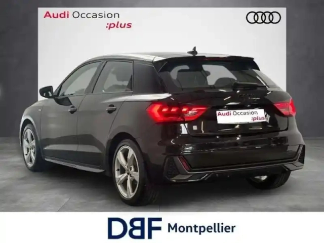 Audi A1 30 tfsi 110 ch s tronic 7 s line — photo 3