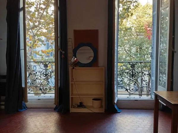 Studio meublé 34 m² - Bd Longchamp / Réformés - Métro & tram au pied