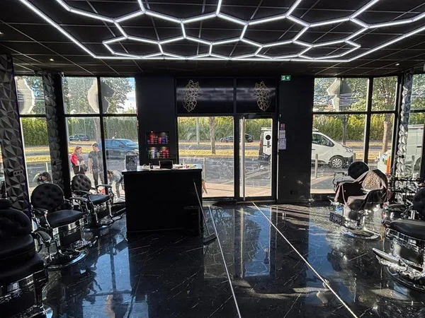 Salon de coiffure - emplacement premium - très forte visibilité