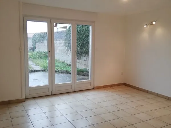 Appartement F2 à NOMENY