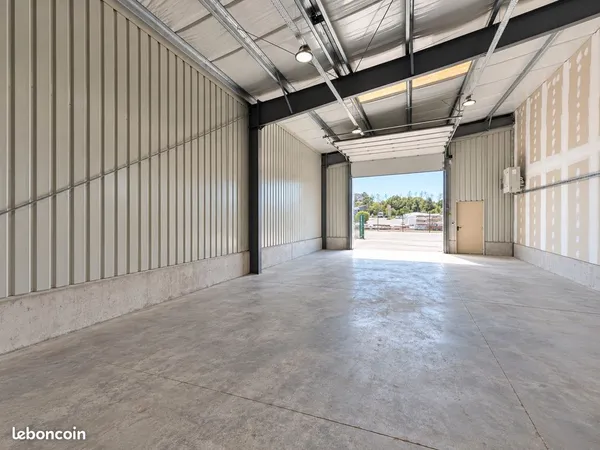 À VENDRE - Local d'Activité & Dépôt de 900 m² - Secteur Nancy Sud (Messein)