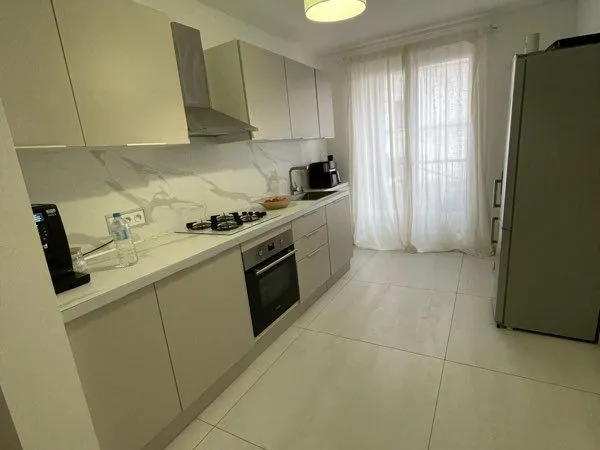 Appartement T4 de 83 m² avec garage et cave - Hyper centre de Saint-Étienne