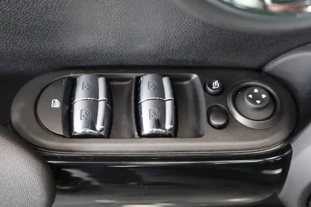 Mini Mini hatch 5 portes cooper 136 ch dkg7 — photo 14