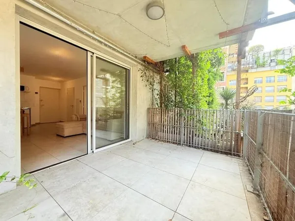 06000 NICE - GORBELLA - 2 PIECES AVEC TERRASSE ET GARAGE