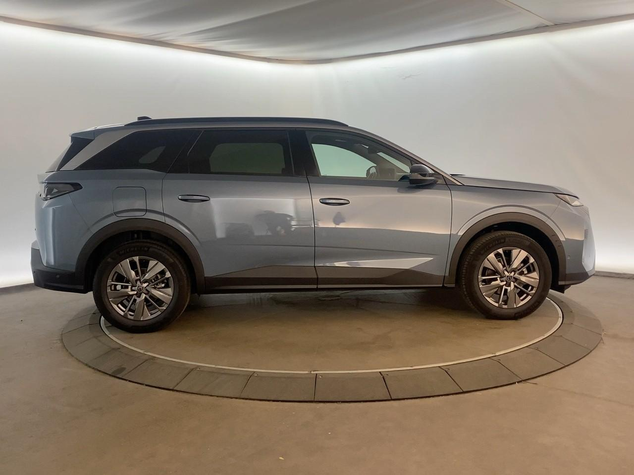 Peugeot 5008 hybrid 145 ch e-dcs6 allure — photo 4