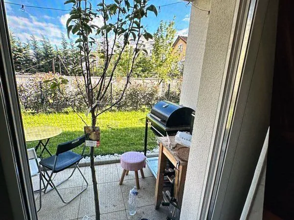Location d'un appartement 4 pièces RDC avec jardin privatif