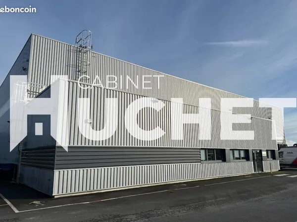 Local industriel 2 040 m²