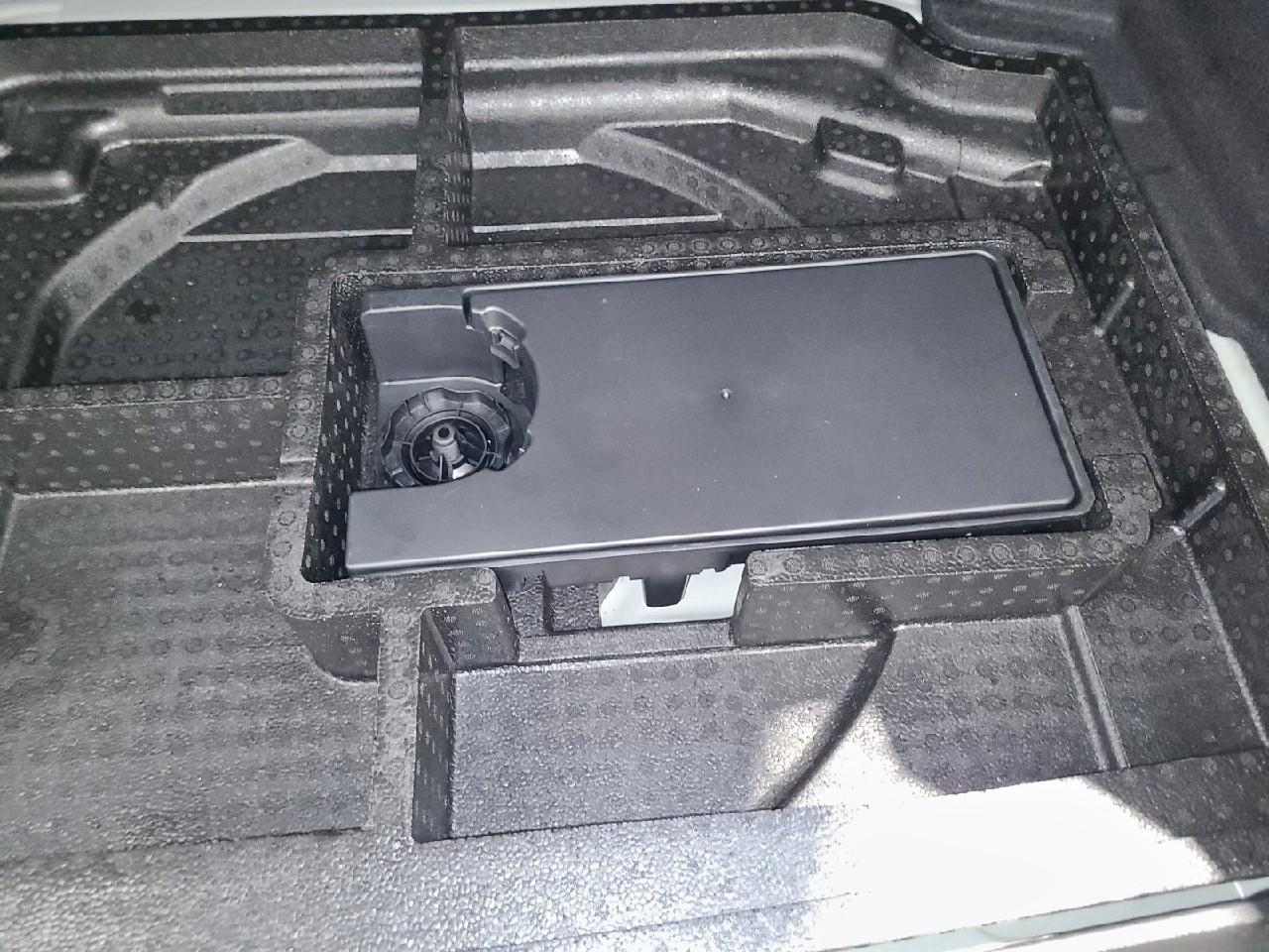 Peugeot 308 hybrid 145 e-dcs6 allure — photo 25
