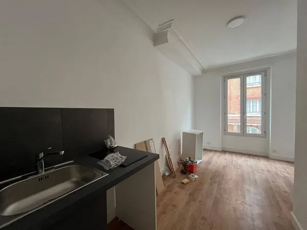 Studio 1 pièce 14 m²