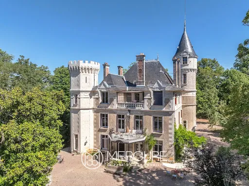 Château 14 pièces 500 m²