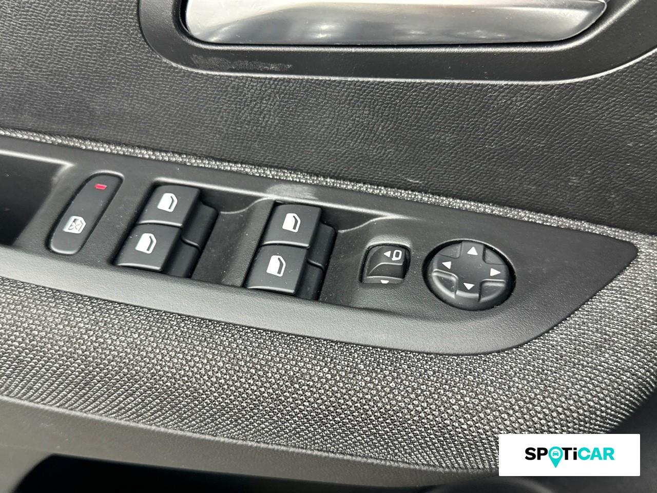 Peugeot 208 1.2 puretech 100ch s&s style 118g — photo 19
