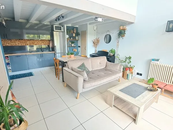 T3 en duplex de 61,77 m² - Terrasse 16 m² - Parking couvert - Cave - Le Bourget-du-Lac