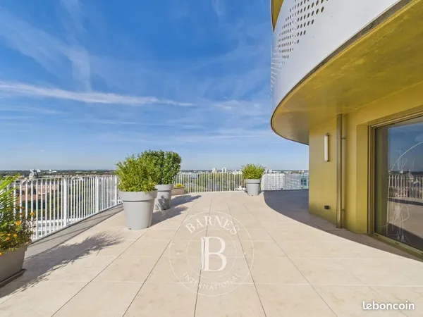 Penthouse 7 pièces 160 m²