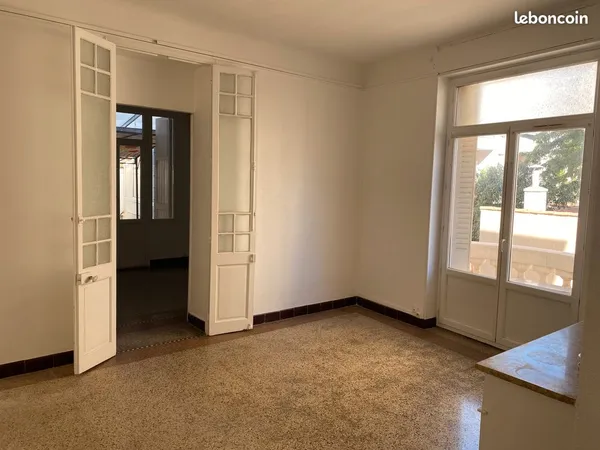 F4 89m2 + Terrasse 64m2 Toulon Castigneau