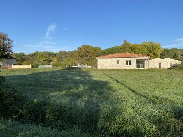 Terrain constructible 990 m²