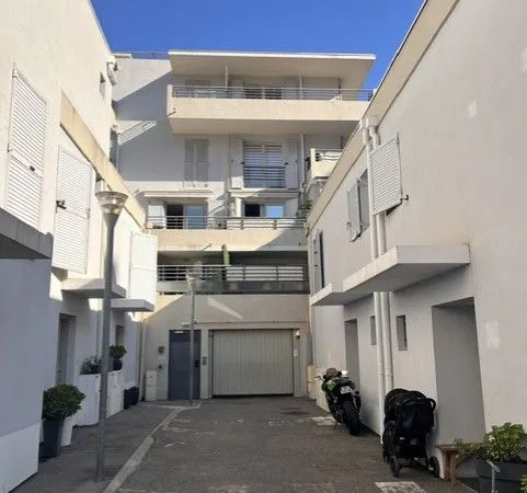 Appartement 3 pièces avec parking - La Trinité - Exclusivité