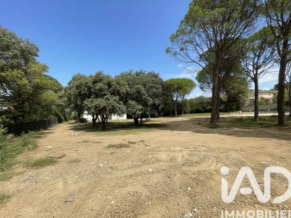 Terrain 601 m²