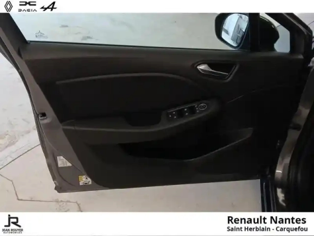Renault Clio 1.5 dci 100ch evolution — photo 15
