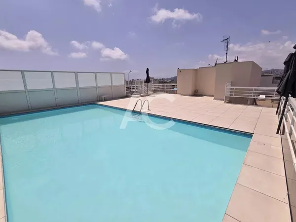 Bel appartement 2 chambres avec piscine et parking