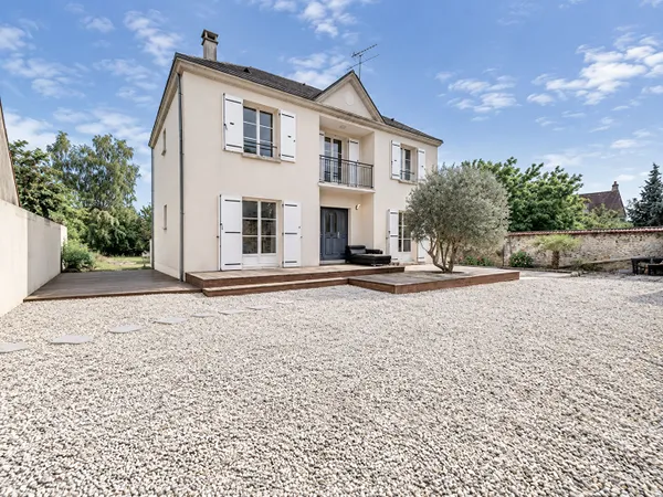 Maison familiale de 209 m² - 4 chambres - Sous-sol total - DPE C