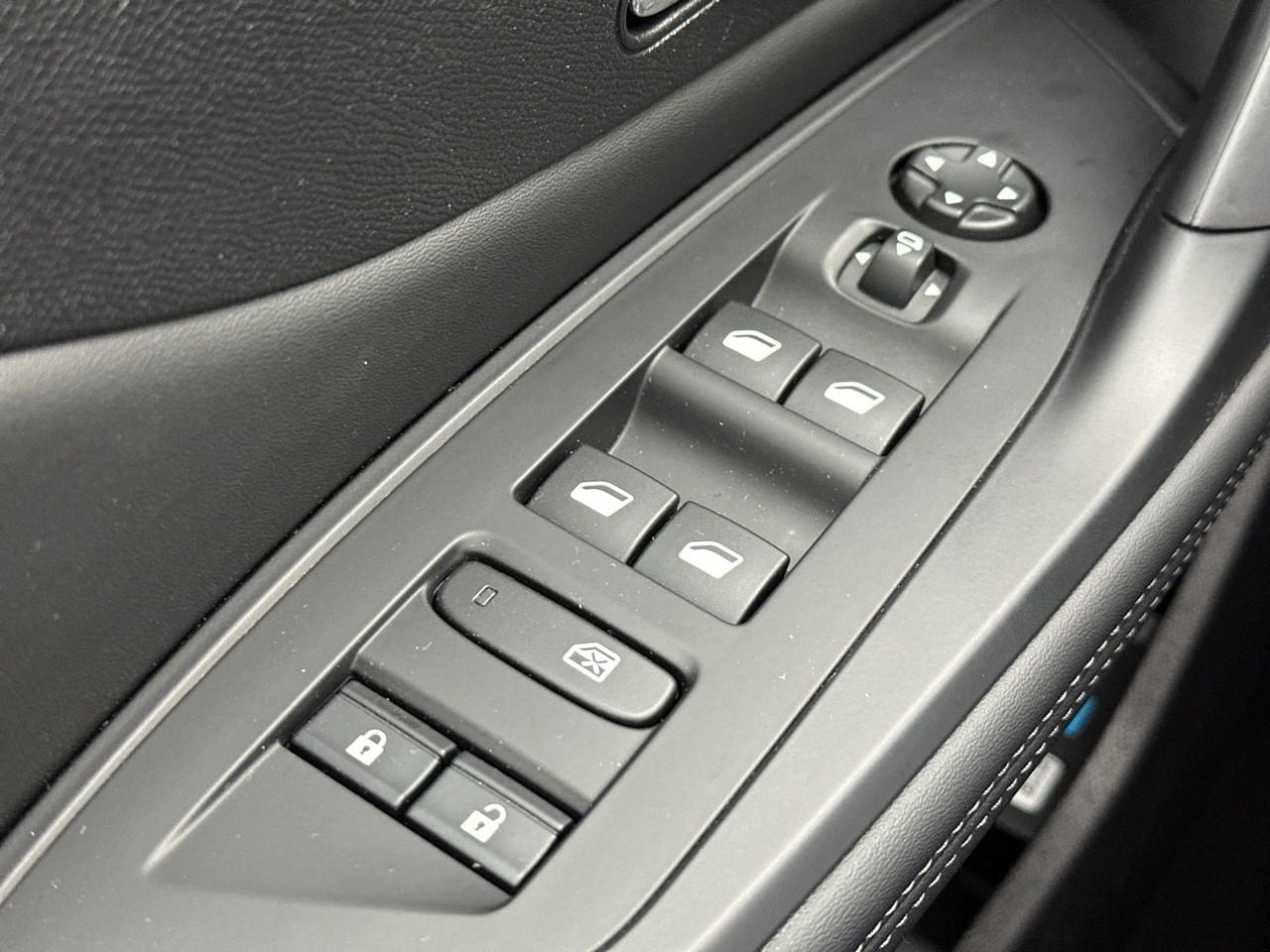 Peugeot 308 hybrid 145 e-dcs6 allure — photo 16