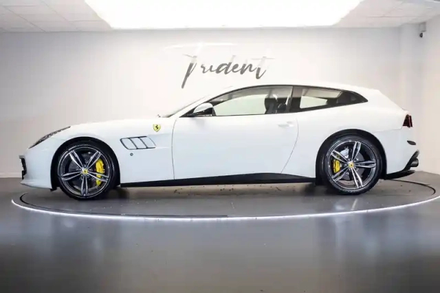 Ferrari Gtc4Lusso gtc4 lusso v12 6.0 690ch — photo 32