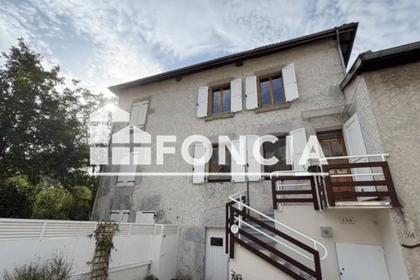 Maison Location Biviers 4p 82m² 1020€