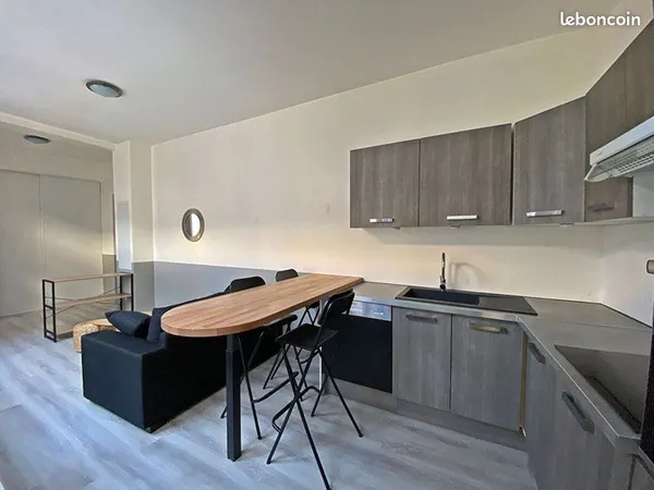 Appartement calme avec garage et terrasse