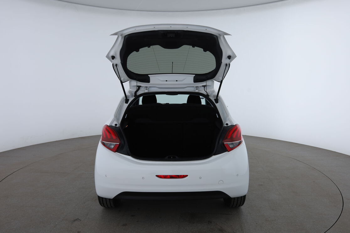 Peugeot 208 1.2 PureTech Allure EAT6 — photo 15