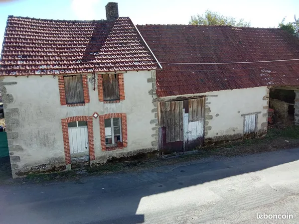 Grange avec petite habitation a renover _ beau potentiel