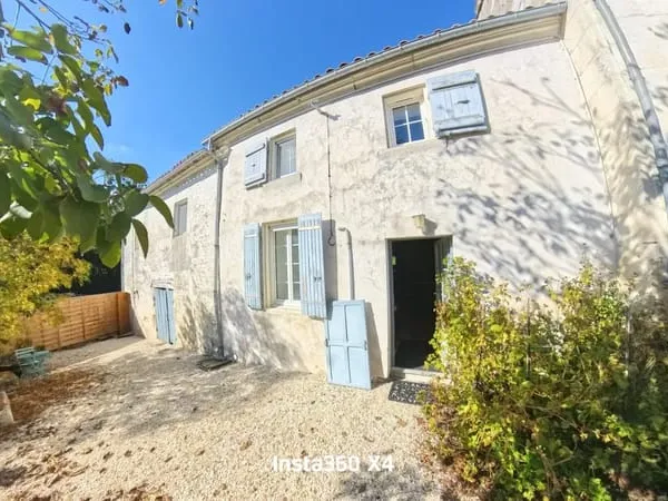 Maison De Maître Charentaise Entièrement Rénovée - Aucuns