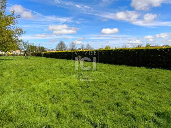 Terrain constructible de 876 m²