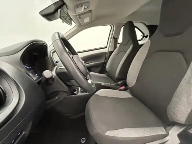 Toyota Aygo 1.0 vvt-i 72 dynamic s-cvt — photo 15