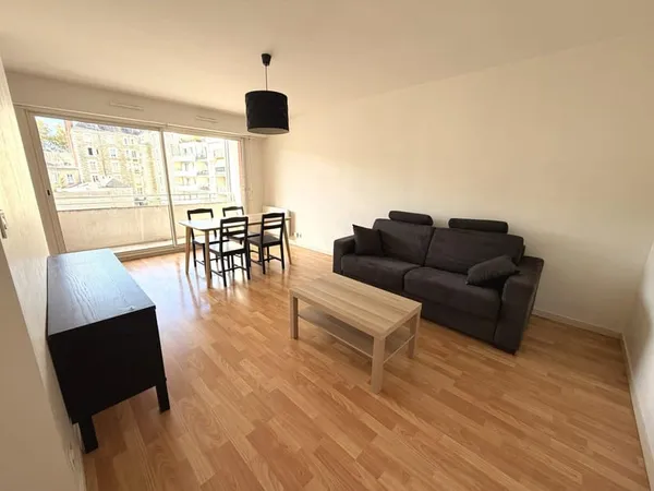 COEUR DE TOURS - SUPERBE APPARTEMENT 3 PIECES MEUBLE
