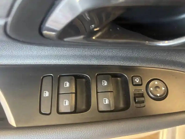 Hyundai I20 1.0 t-gdi 100 dct-7 hybrid 48v — photo 21