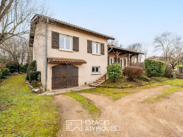 Maison rénovée avec jardin au calme