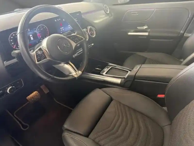 Mercedes Gla 200 d business line — photo 17