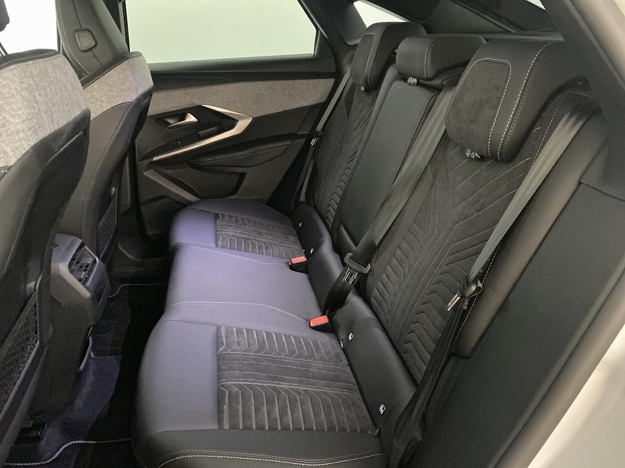 Peugeot 3008 hybrid 145 e-dcs6 gt — photo 10